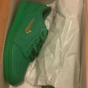 Nike Kids Emerald Green Sneakers with Gold Swoosh